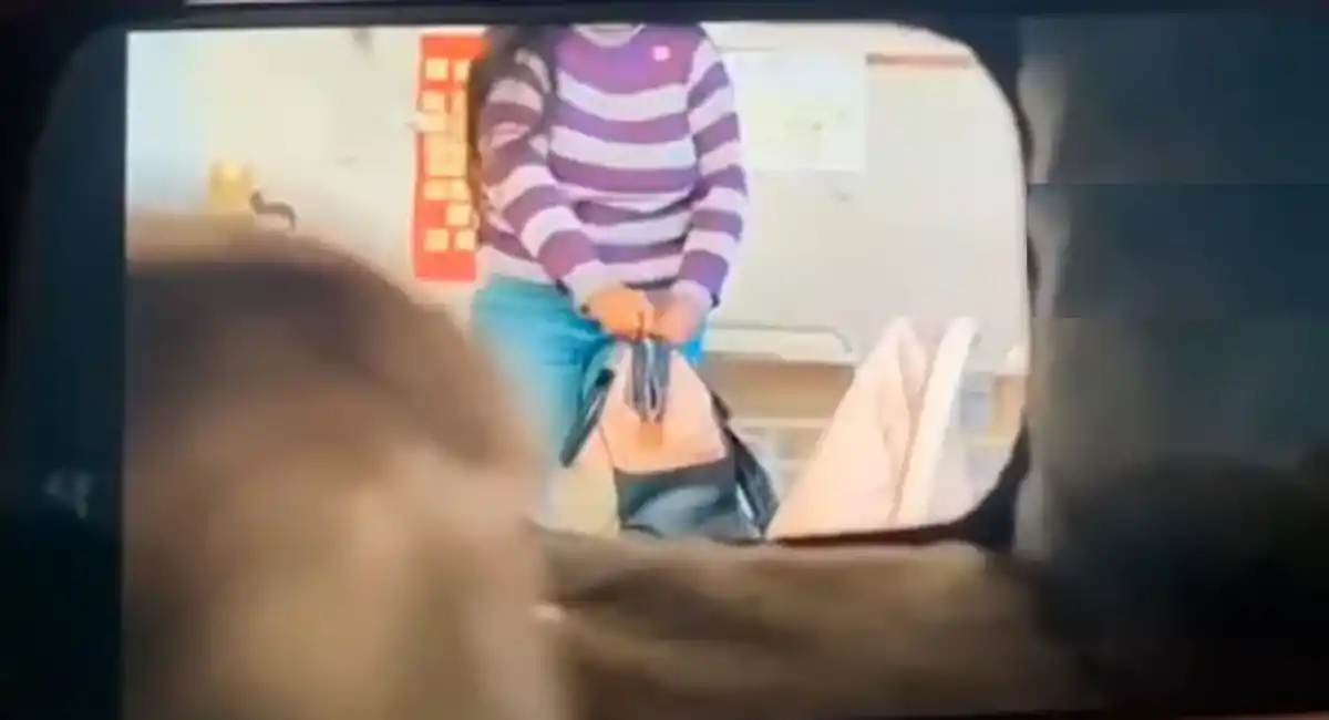 Alumnas colocaron una cámara oculta en el aula y descubrieron a su profesora robando en Entre Ríos