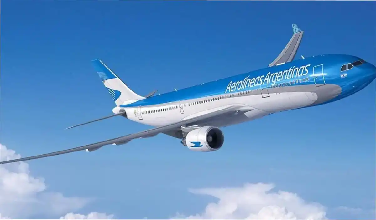 ¿Cómo encontrar vuelos baratos en el Travel Sale 2025?