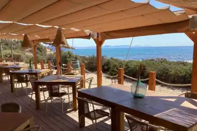 Los cinco mejores chiringuitos en las playas de Murcia: del sabor tradicional a la cocina fusión internacional