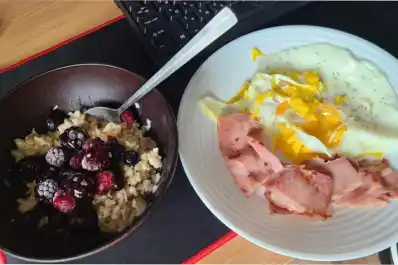 Huevos o avena: ¿cuál es el desayuno con más fibra y proteínas?