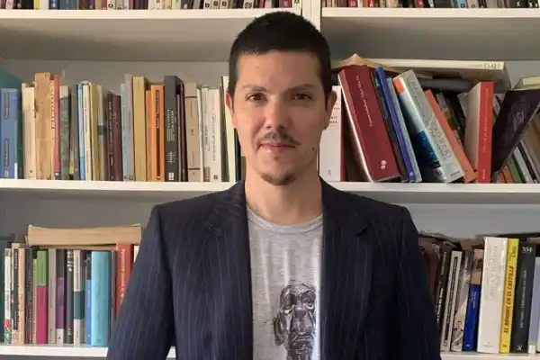 “Cómo leer y escribir poesía”: un taller con Daniel Mecca