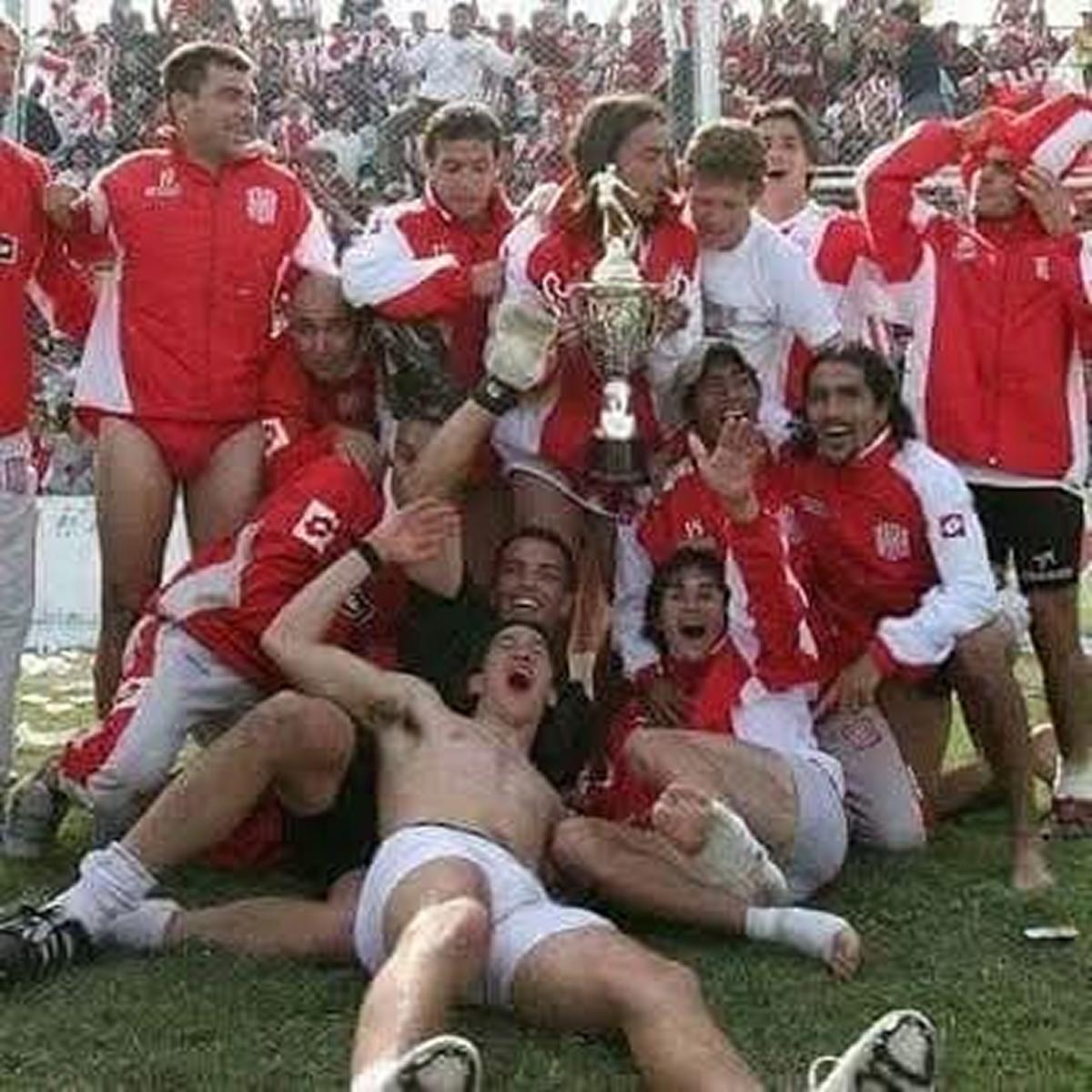 Un llamado telefónico le cambió la vida: se enamoró de San Martín, conoció a su esposa y decidió quedarse para siempre en Tucumán