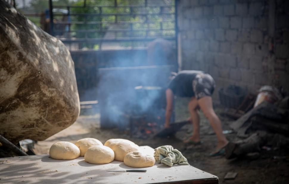 MERENDEROS. En los barrios populares se vive el lado más extremo de la problemática y las desigualdades se potencian, según los informes.