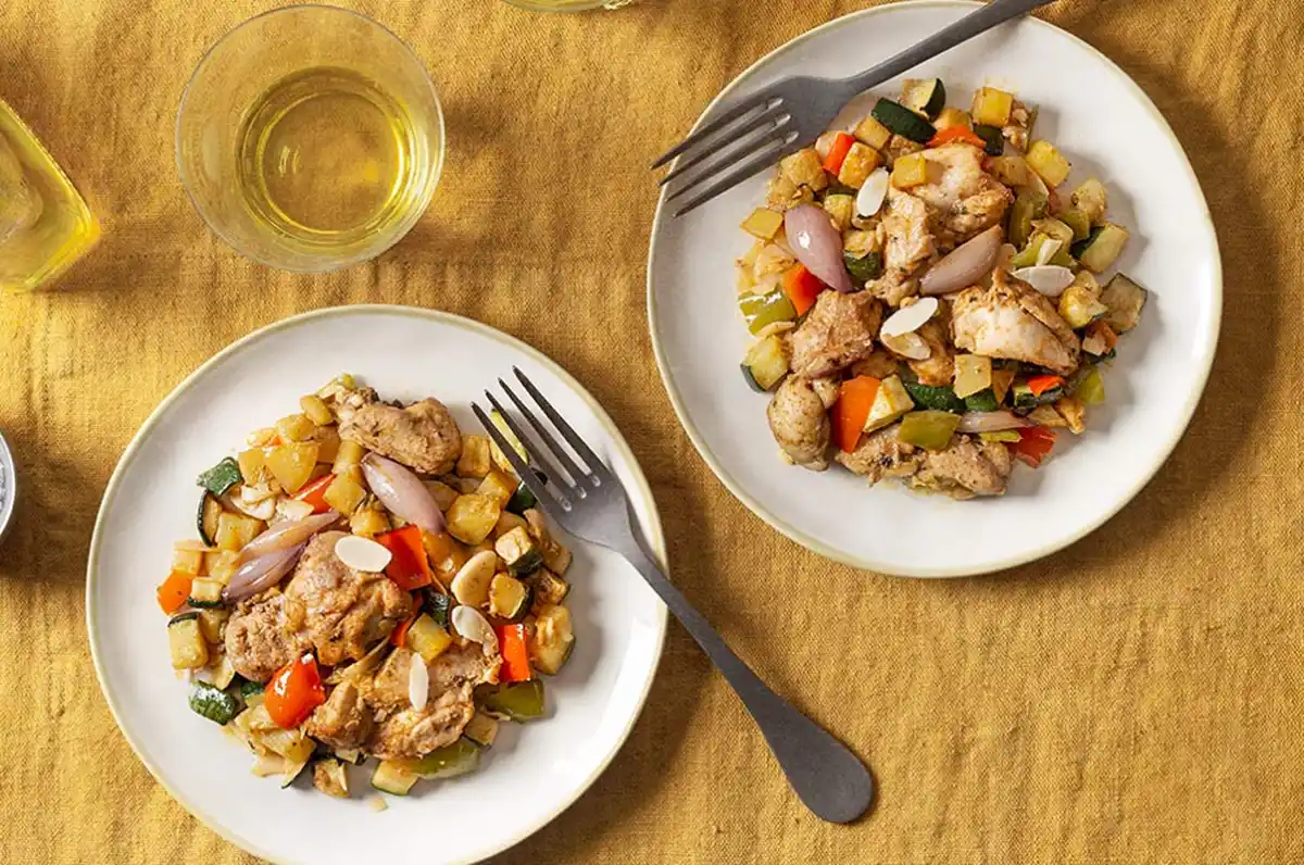 Cómo preparar un pollo a las verduras en freidora de aire: fácil y saludable