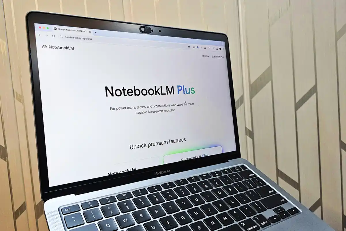 TECNOLOGÍA. NotebookLM de Google convierte documentos en resúmenes, audios y guías personalizadas para facilitar el aprendizaje y la creación de contenidos.