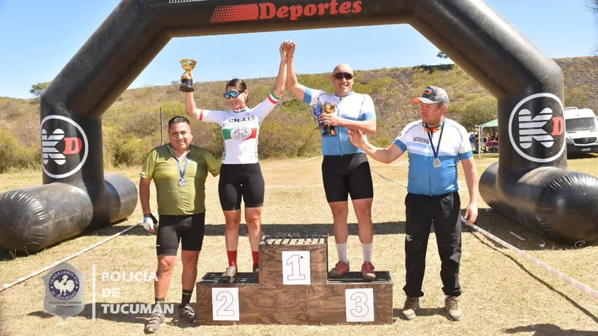 LOS MEJORES. El cabo primero Gonzalo González y la cabo primero Wanda Rodríguez se impusieron en la clasificación general.