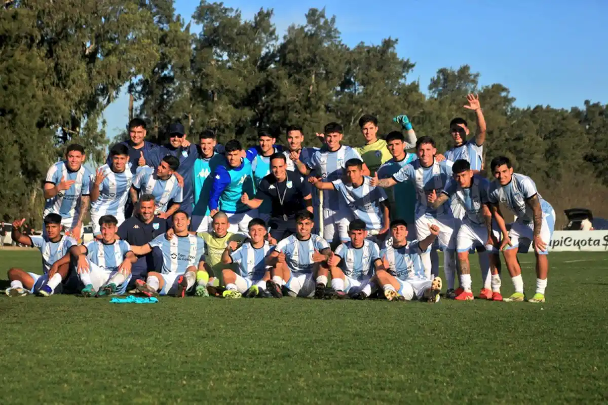 Atlético venció 4-0 a Gimnasia de La Plata y sigue como líder de la zona B.