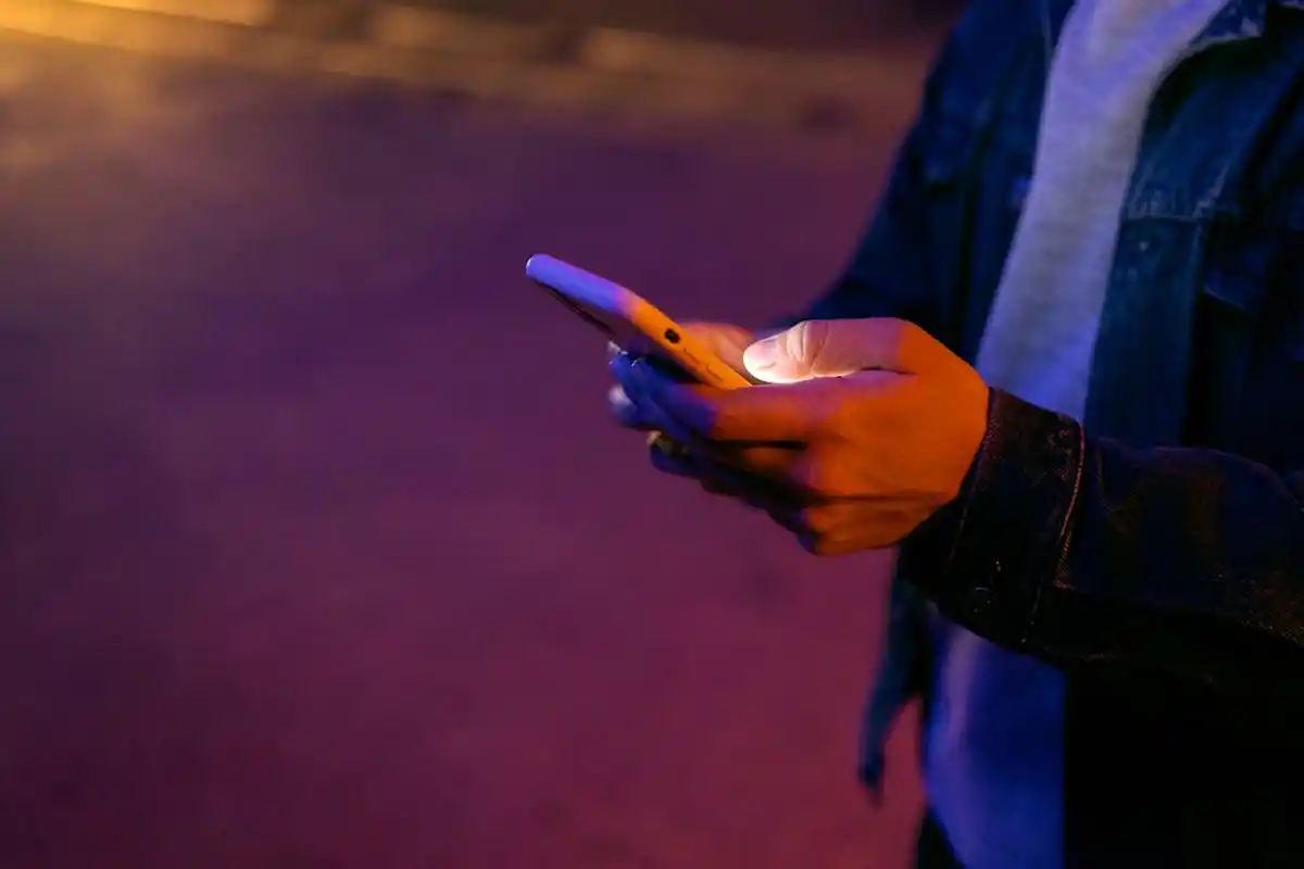 SALUD MENTAL EN DECLIVE. Expertos apuntan a los celulares, y al contraste entre expectativas y realidad. / PEXELS