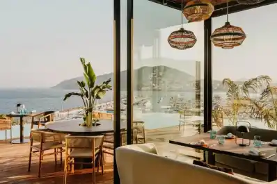 La mejor terraza de España está en Ibiza: 5 claves que explican el éxito del restaurante Maymanta