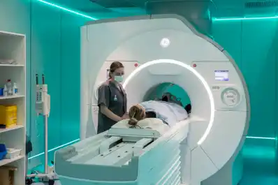 Alzheimer: cómo funciona la nueva terapia con luz desarrollada por investigadores