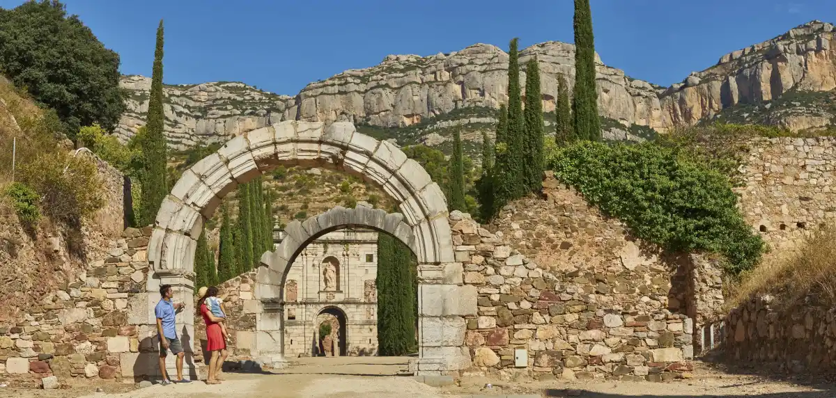 El monasterio medieval desconocido de Cataluña que combina historia y modernidad