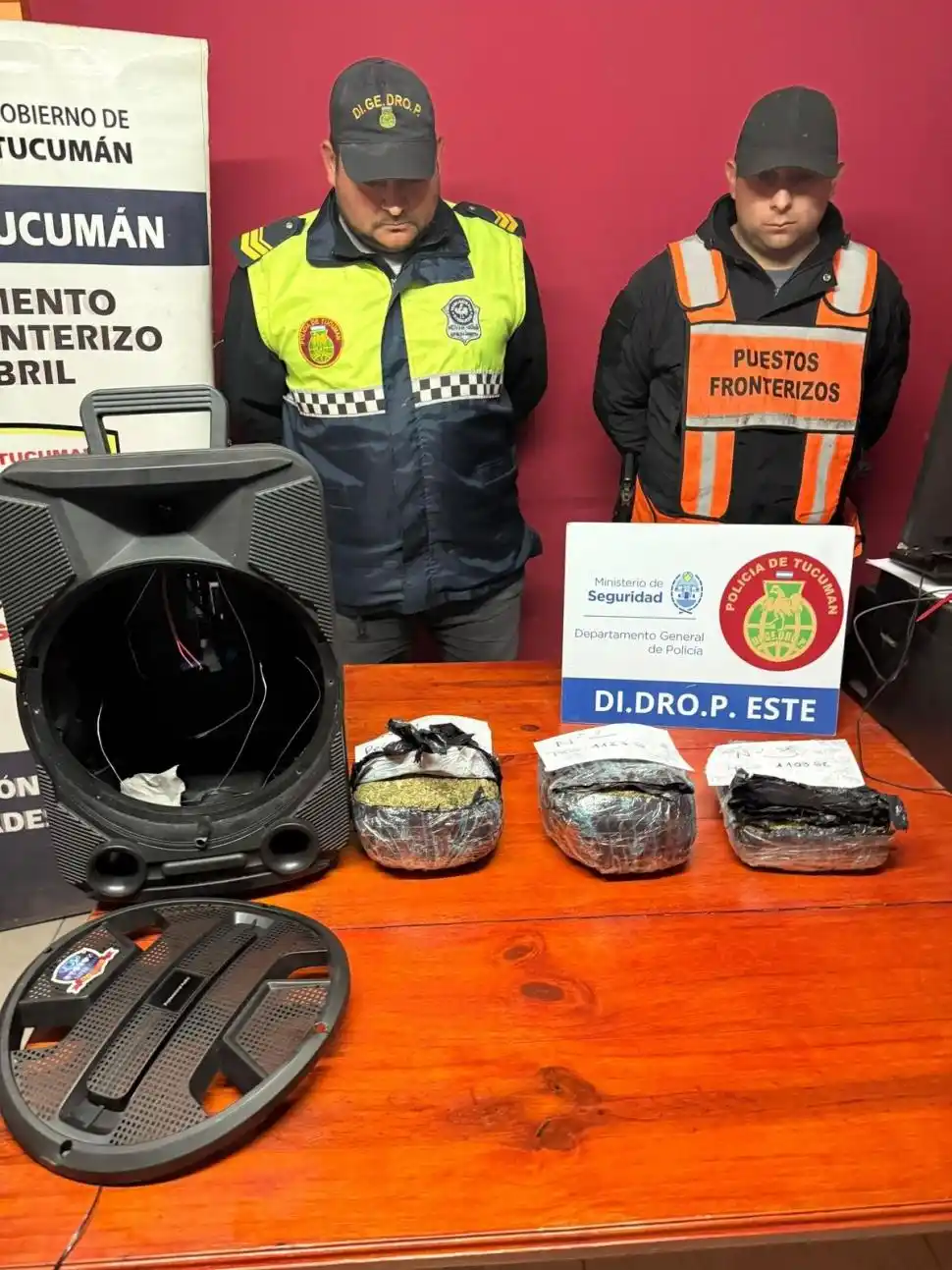 A LA RIOJA. Una pareja ocultó tres kilos de marihuana en el interior de un parlante que envió por encomienda.