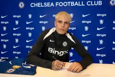 Garnacho fue presentado en Chelsea con un guiño a Cristiano Ronaldo