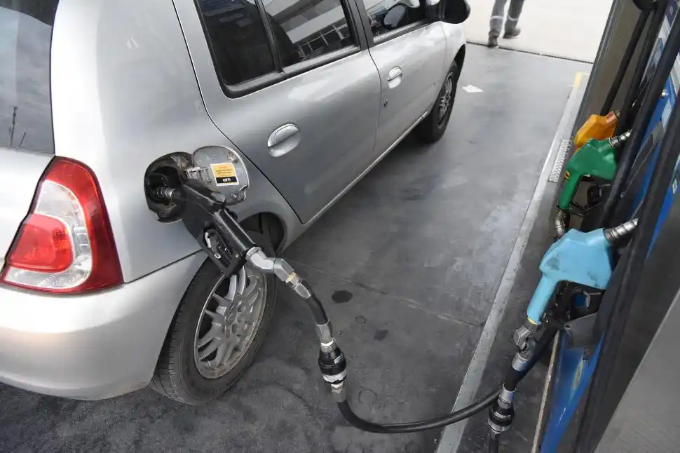 Naftas: anunciaron otra suba a partir del lunes