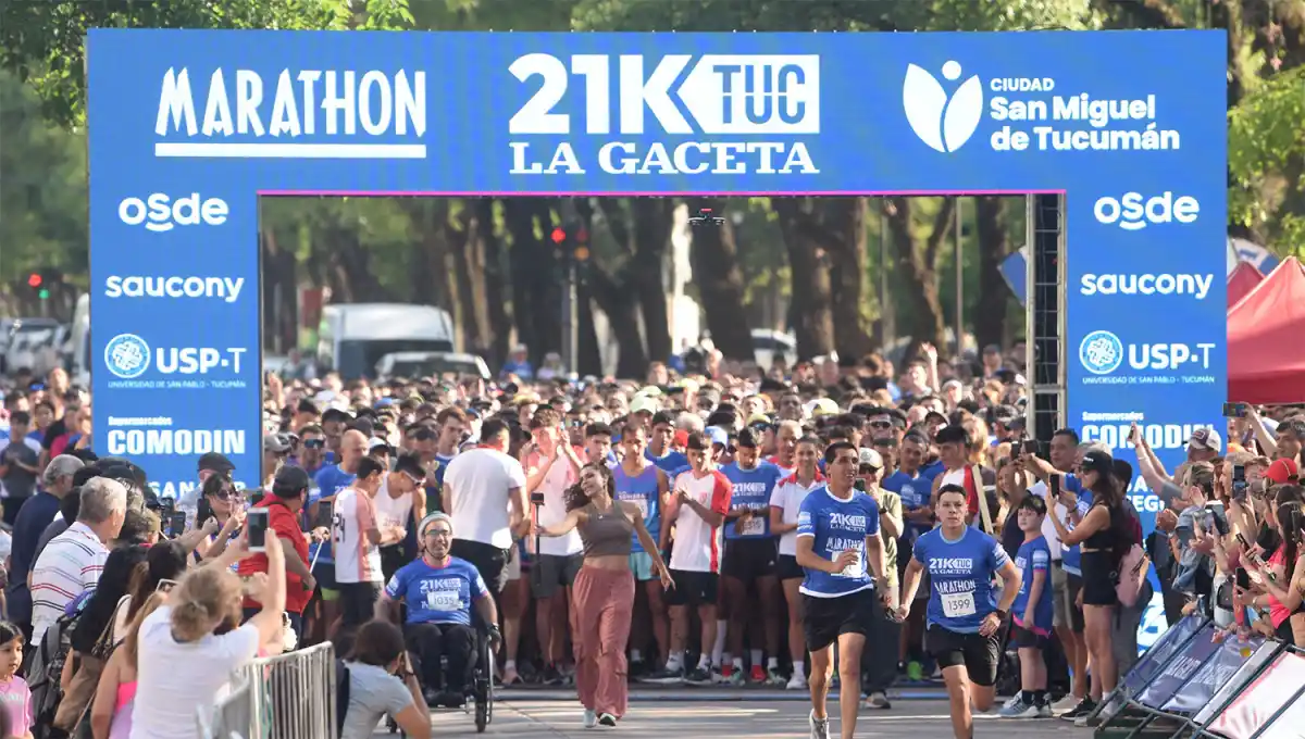EN ACCIÓN. Miles de corredores ya dijeron presente en la última edición de la media maratón de LA GACETA. 