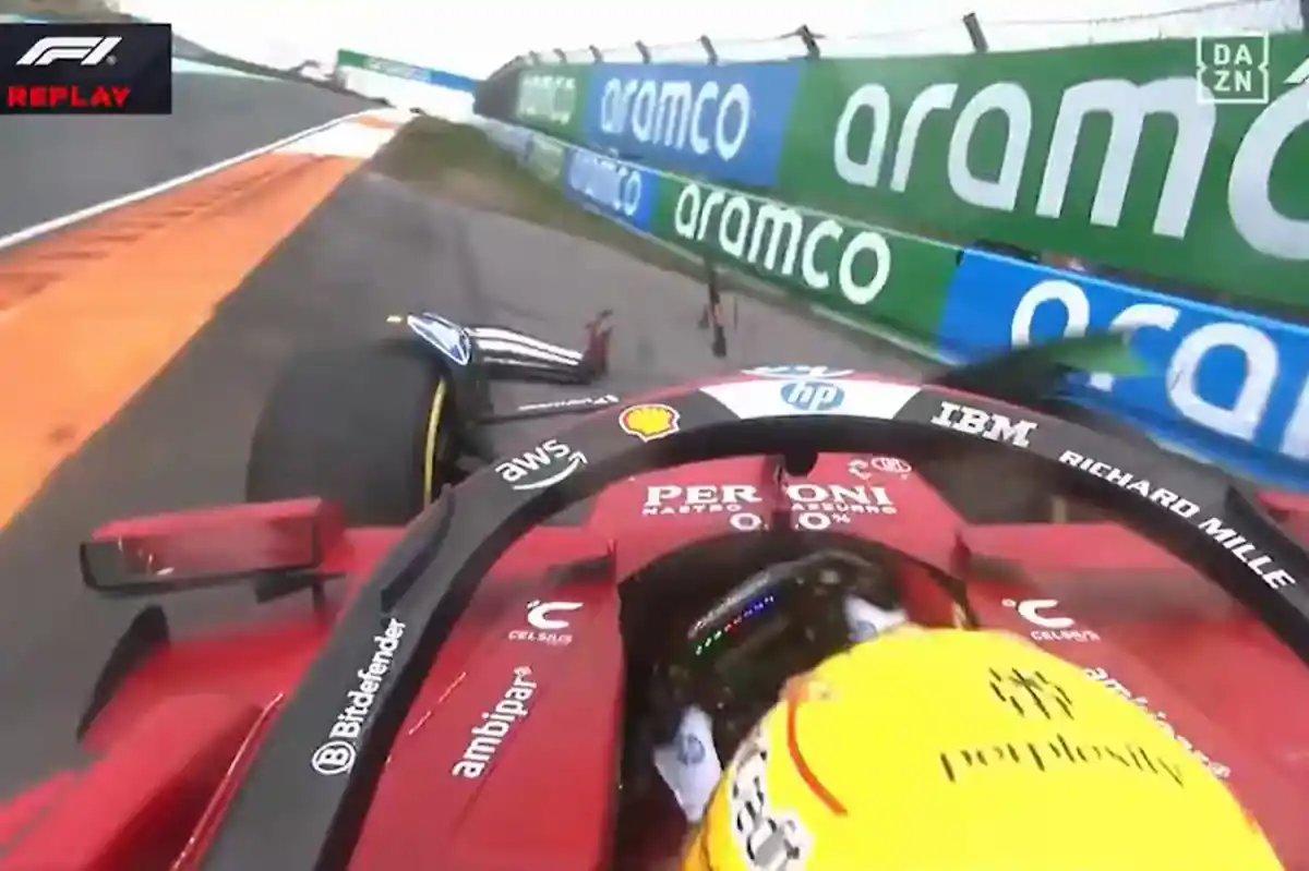 El momento del choque de Lewis Hamilton en Zandvoort.