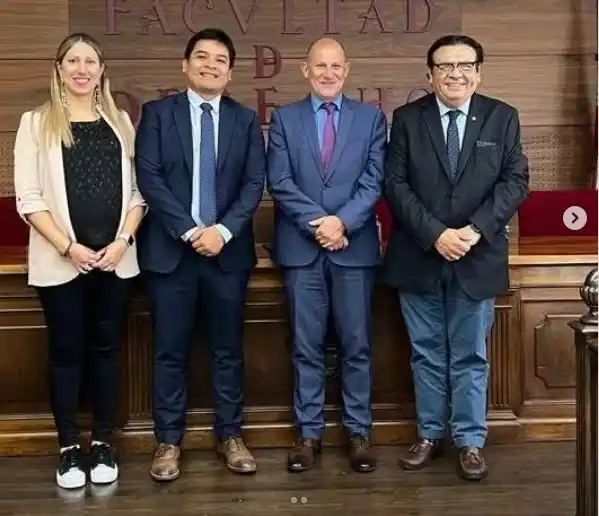 ÁMBITO UNIVERSITARIO. Solana Esther Casella, Luis Ontiveros, el catedrático Fernando Carbajo Cascón y el camarista Mario Leal.