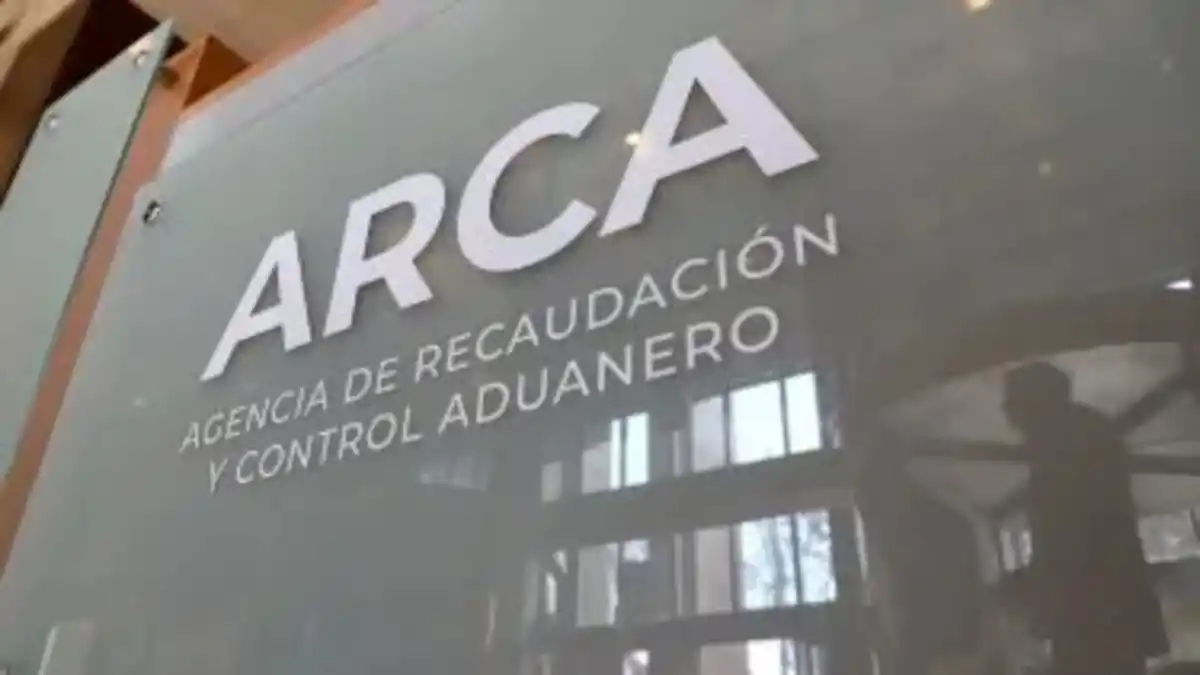 La recaudación tributaria creció menos que la inflación por la baja de retenciones y la eliminación del impuesto PAIS