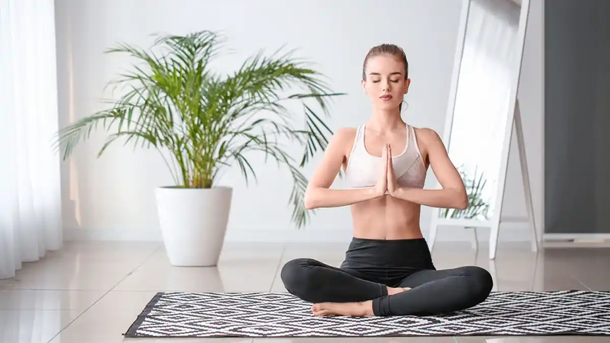 Reducir el estrés y hacer ejercicio: tres aplicaciones para hacer yoga de manera gratuita