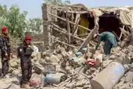 Terremoto en Afganistán: ciudades reducidas a escombros y más de 800 muertos