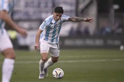 Expulsión, gol en contra y apagón: la dura tarde de Atlético Tucumán frente a Gimnasia