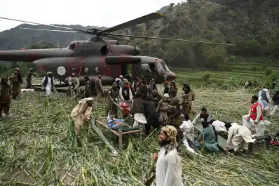 Rescate masivo en Afganistán tras el devastador sismo
