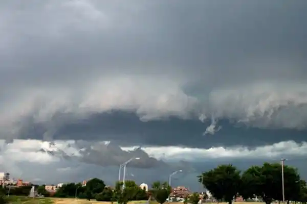 Alerta amarilla: vientos de hasta 90km/h y tormentas abundantes castigarán el norte