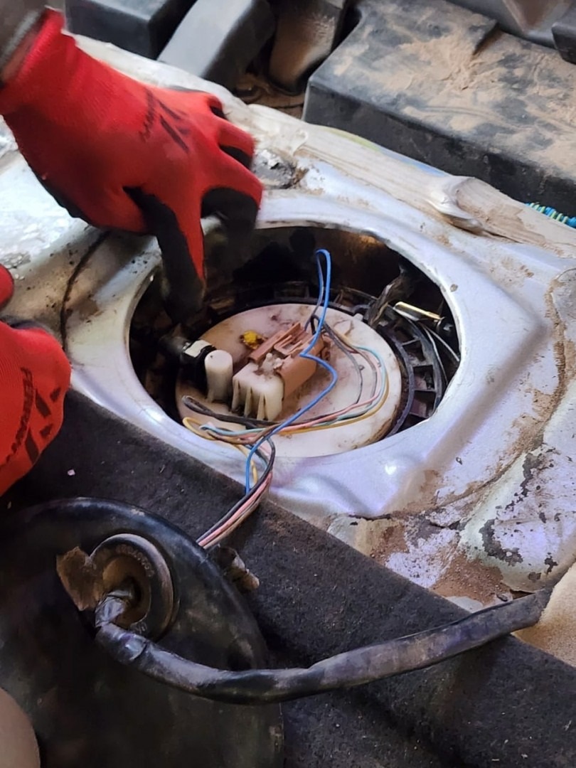 Droga por correo privado: detienen en Yerba Buena a una pareja con más de dos kilos de marihuana