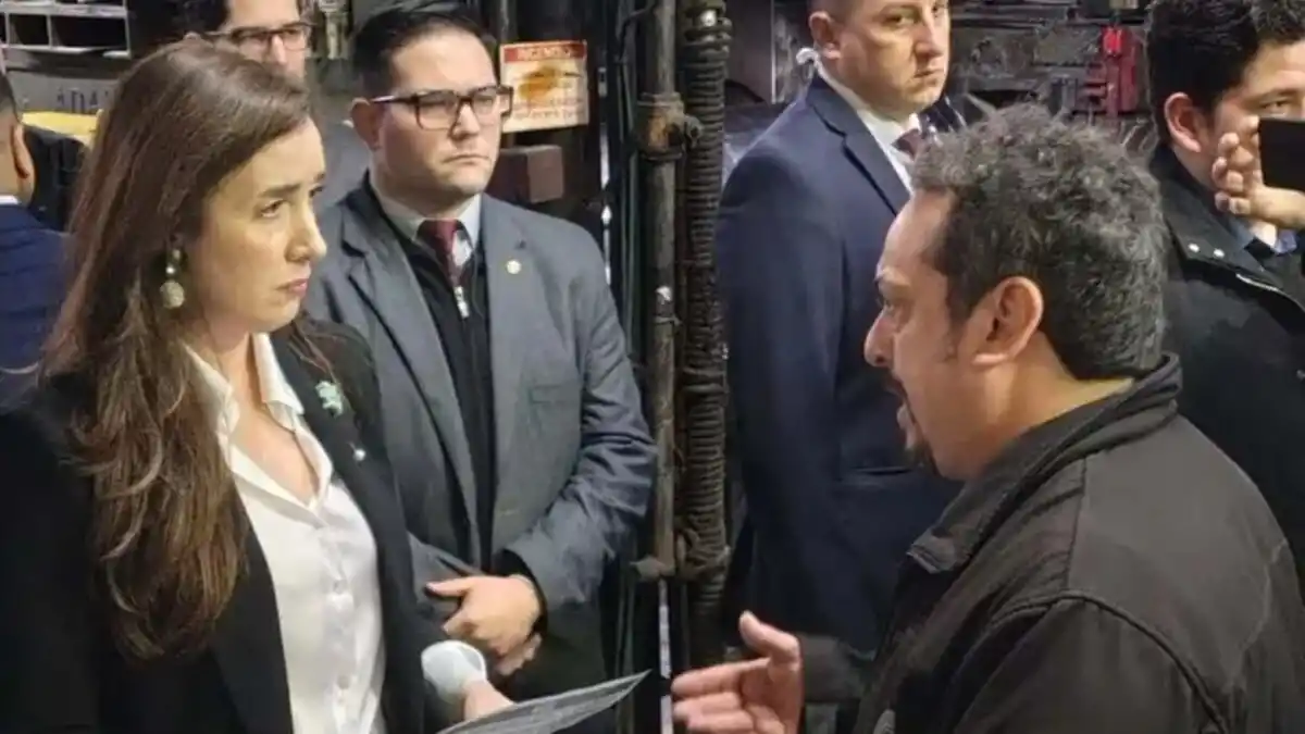 Victoria Villarruel visitó una fábrica y tuvo un tenso intercambio con un sindicalista
