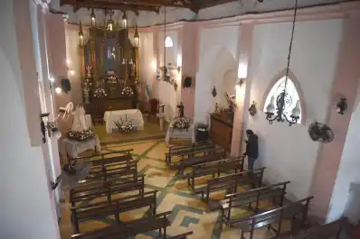 Los 245 años de Villa de Leales: patronos milagrosos, un jinete a lomo de búfalo y ritmo de zamba en una plaza donde todos se conocen