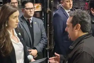 Victoria Villarruel visitó una fábrica y tuvo un tenso intercambio con un sindicalista