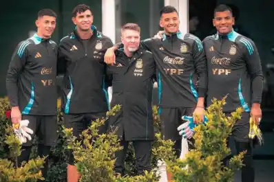 José Castelau, el arquero de 16 años del Real Madrid que se entrenó con la Selección