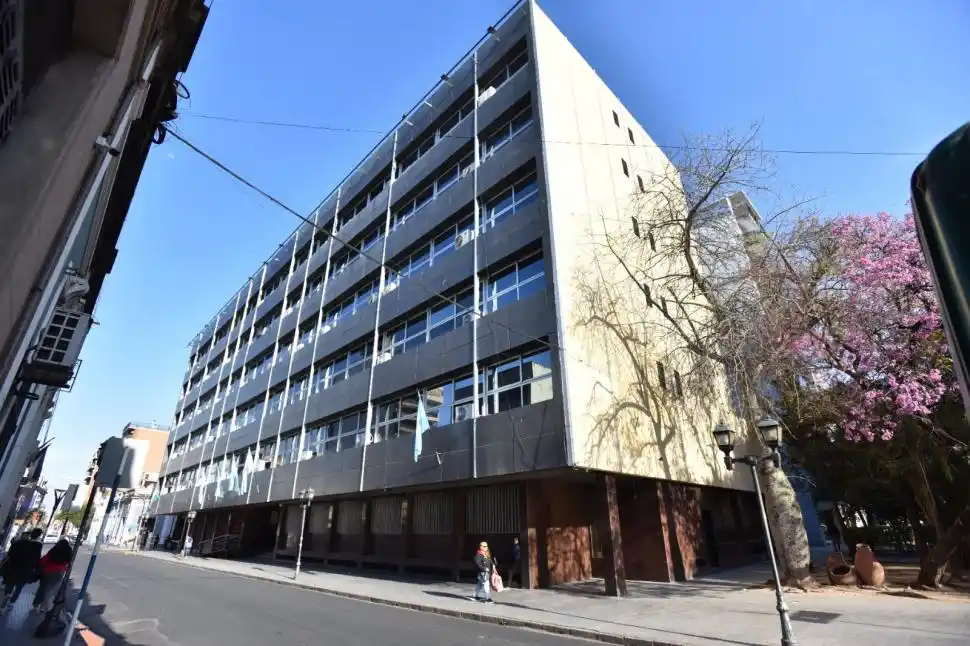 Analizan el celular del sospechoso de usar influencias en la Justicia Federal