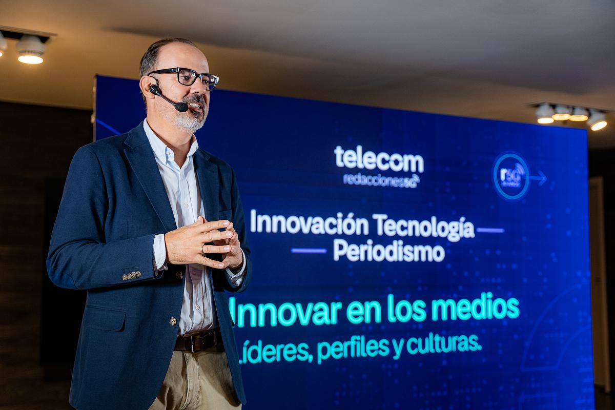 Miguel Carvajal durante su disertación en el ciclo Redacciones 5G de Telecom, en Córdoba. Foto Telecom