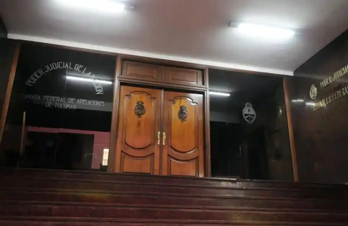 Presunto tráfico de influencias: la querella pide que se haga el cruce de comunicaciones y se vea el rol del camarista Leal