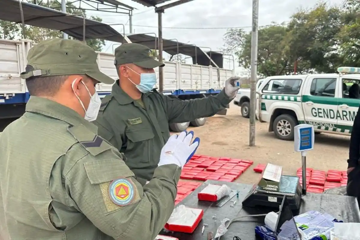 Salta: secuestran 417 kilos de cocaína ocultos en neumáticos de un camión