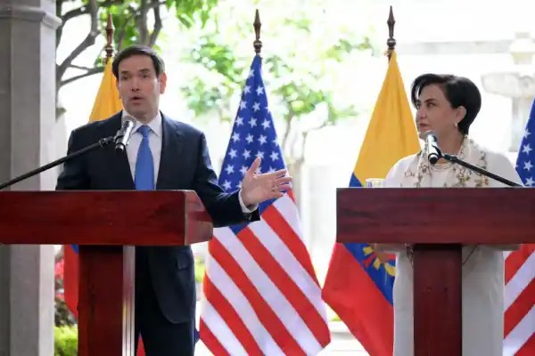 Estados Unidos  ayuda a Ecuador contra el narcotráfico