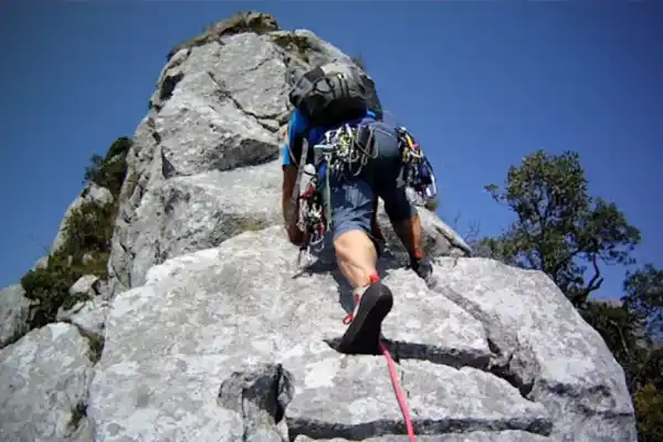 Arista Urrestei: la ruta clásica del País Vasco para iniciarse en la escalada de varios largos