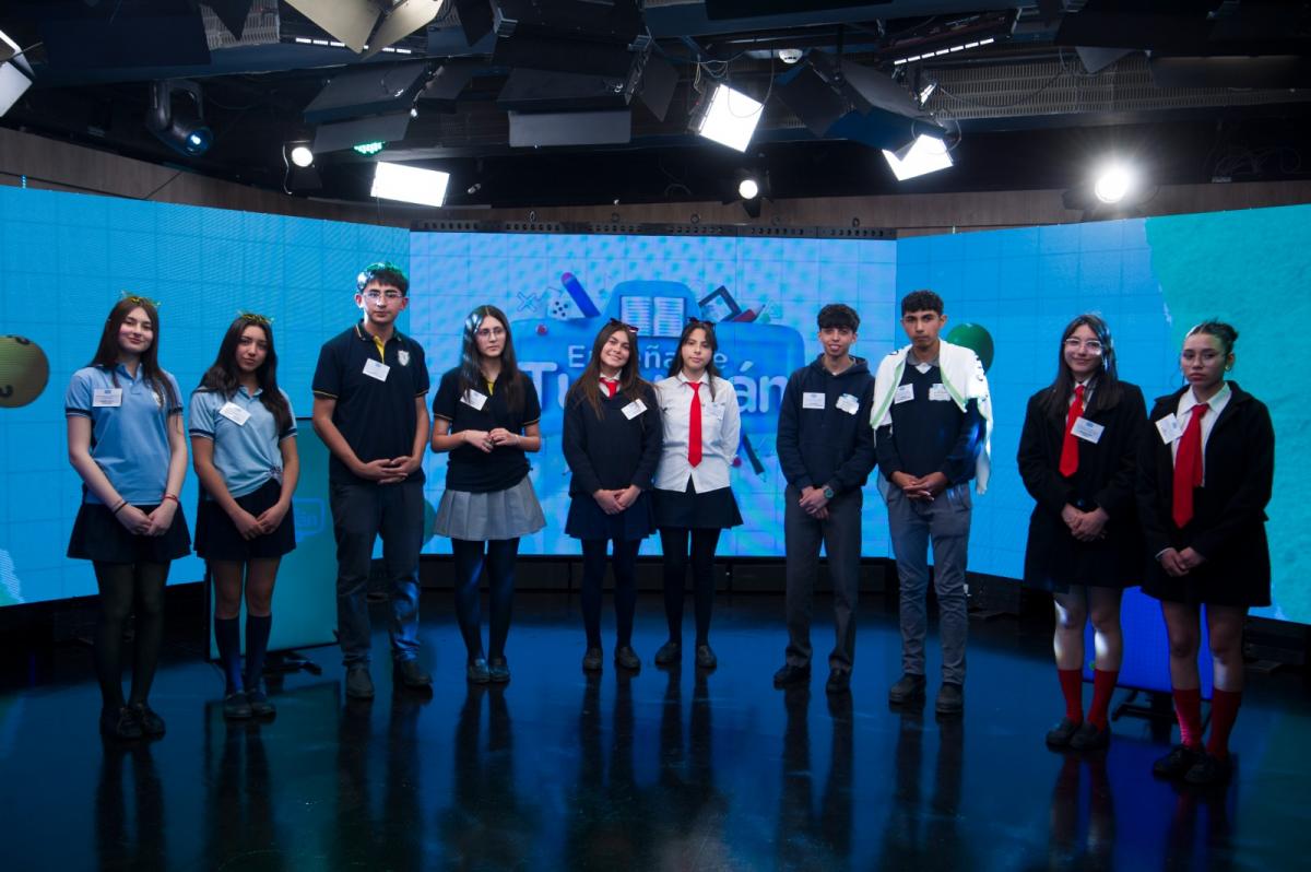 PARTICIPANTES. Las cinco parejas de distintos colegios que estuvieron en la primera jornada de Enseñame Tucumán. LA GACETA / FOTO DE DIEGO ARÁOZ