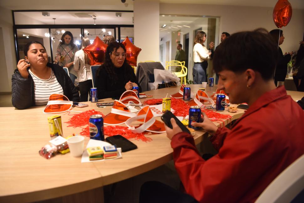 SUEÑAN CON CARLOS PAZ. El premio se entregará en tres semanas.
