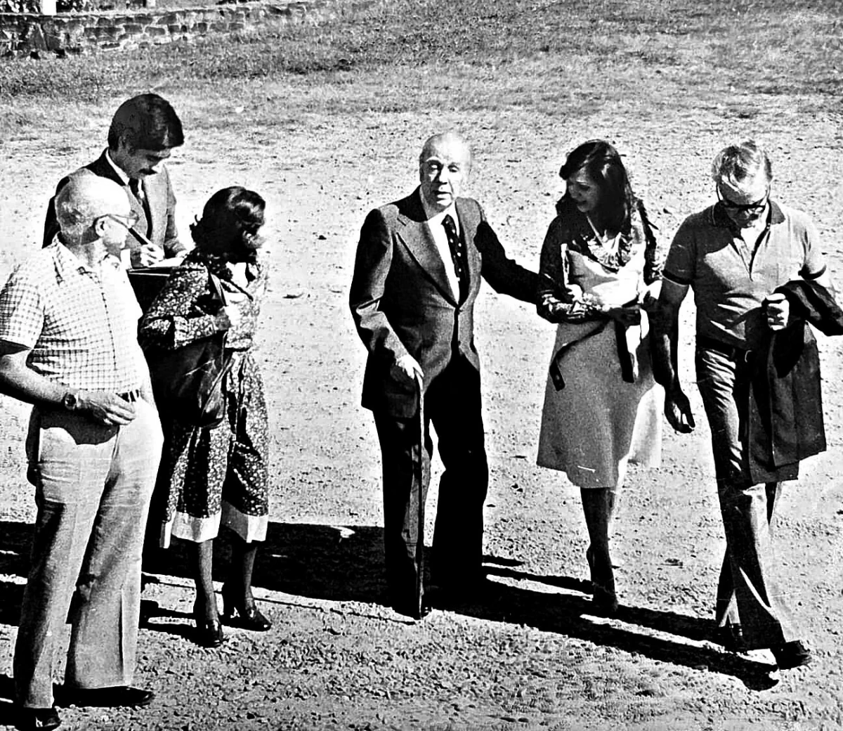 Recuerdos fotográficos: 1978. Borges pasea por San Javier