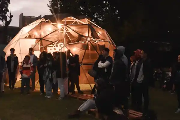 Sábado de “Limonada Cultural”: jornada con música y actividades artísticas en la Escuela de Cine