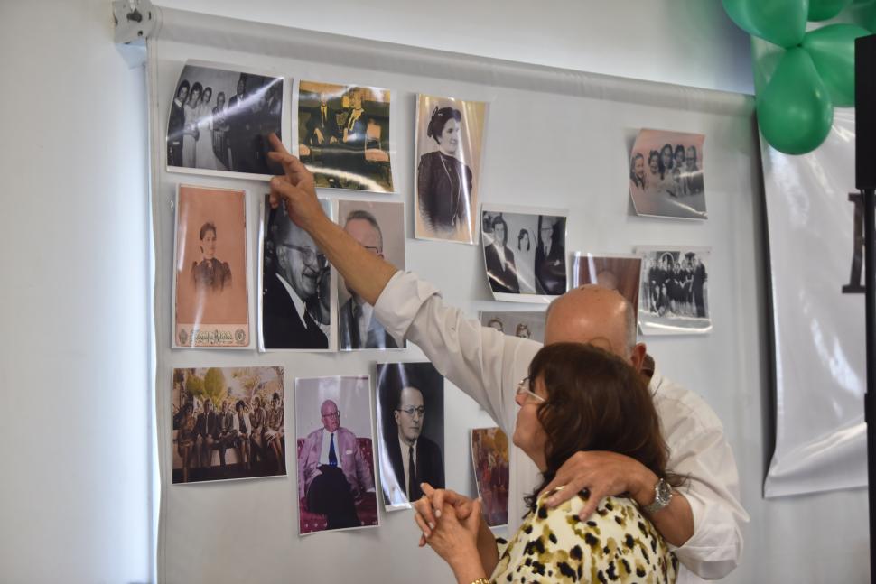 RECUERDOS. Con fotografías se buscó sumar a quienes ya no están.