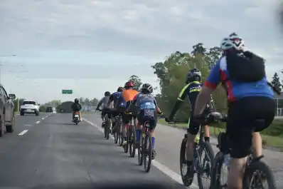 Los bikers y la ruta 9: un problema con solución, pero sin respuestas