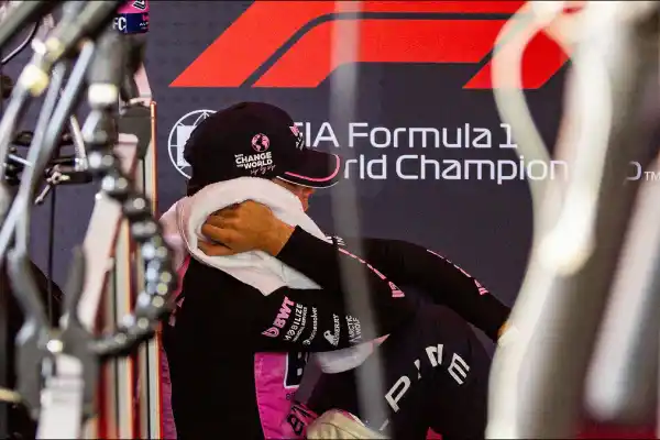 Franco Colapinto sufrió un malestar físico en Monza y encendió la alarma en la conferencia de prensa