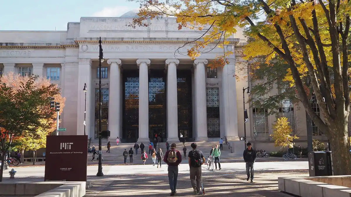 EDUCACIÓN DIGITAL. El MIT ofrece cursos gratuitos y pagos que permiten acceder a contenidos de nivel mundial sin necesidad de viajar a Estados Unidos.