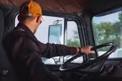 Alemania necesita 12.050 camioneros españoles: sueldo de hasta 2.700 euros y alojamiento gratis