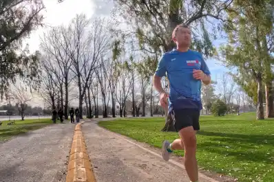 Decidir correr: el mensaje del “Colo” Mourglia sobre el poder del running para transformar vidas y recuperar lo esencial