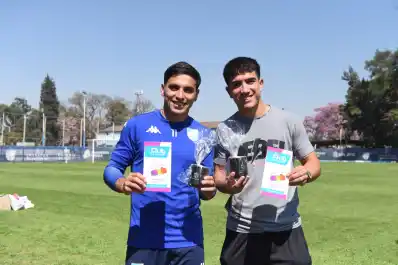 Los jugadores de Atlético Tucumán recibieron las tarjetas del Club LA GACETA