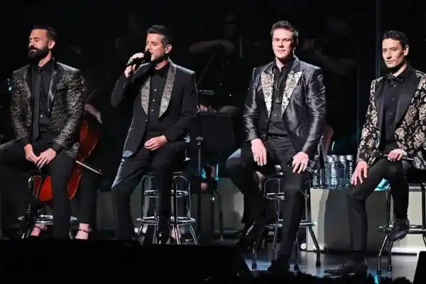 Il Divo recrea temas clásicos a la luz de las velas